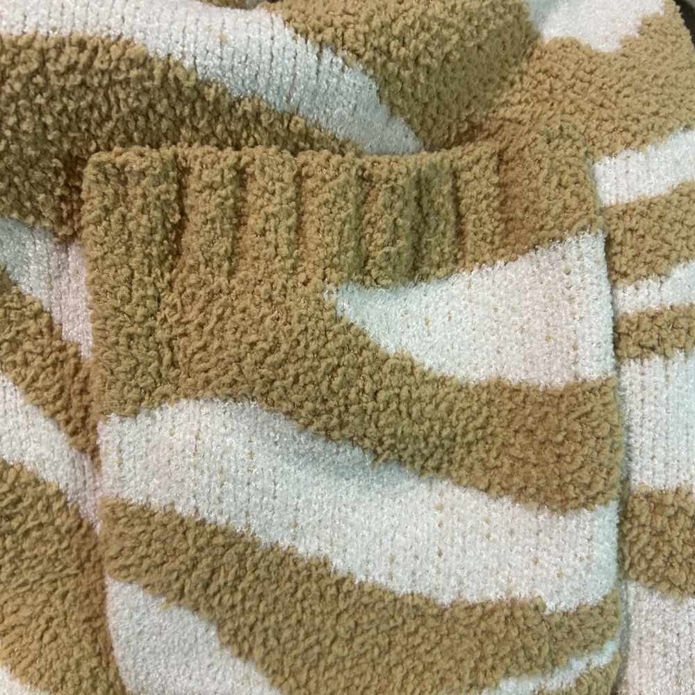 Medium Multi Colored American Eagle Cardigan. - image 3